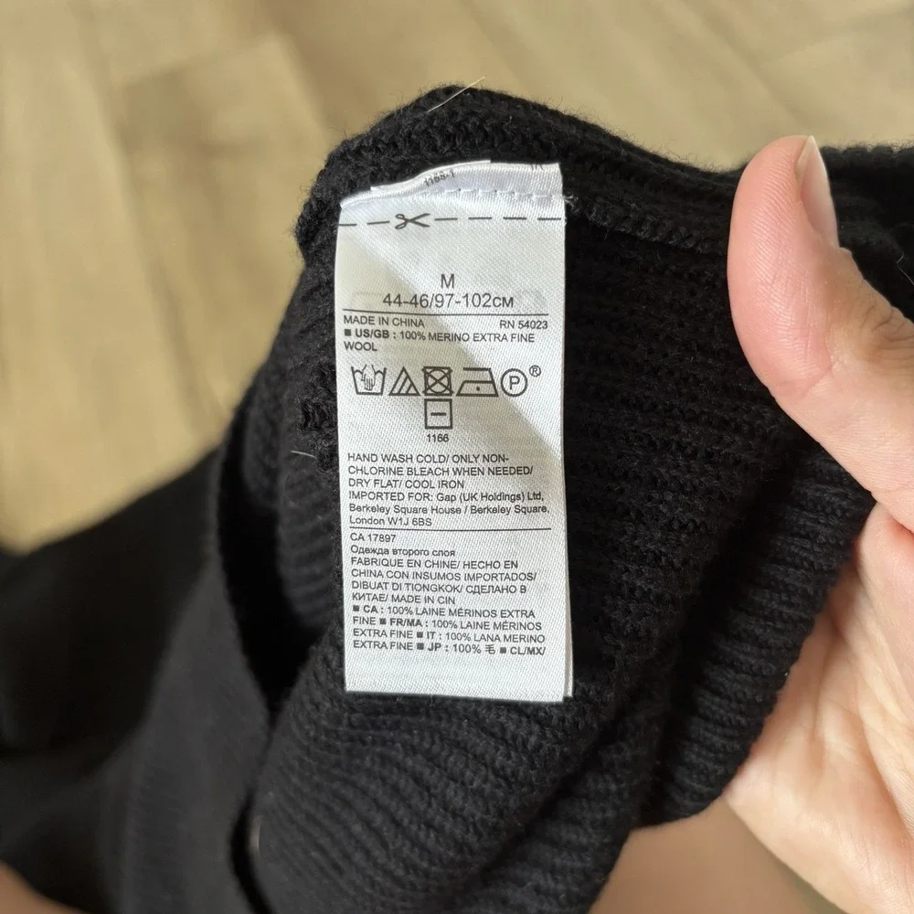 Banana Republic 100% Extra Fine Merino Half Zip Sweater Medium M Ribbed Black